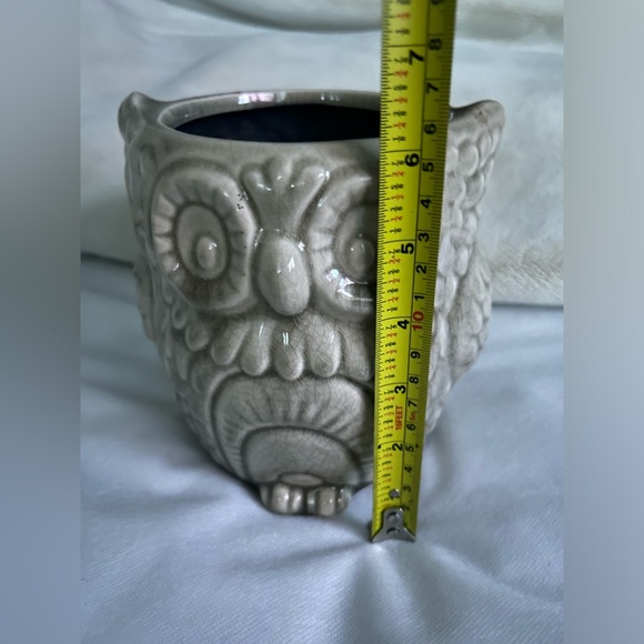 6” Owl Planter. Crackle grey. - Picture 4 of 9